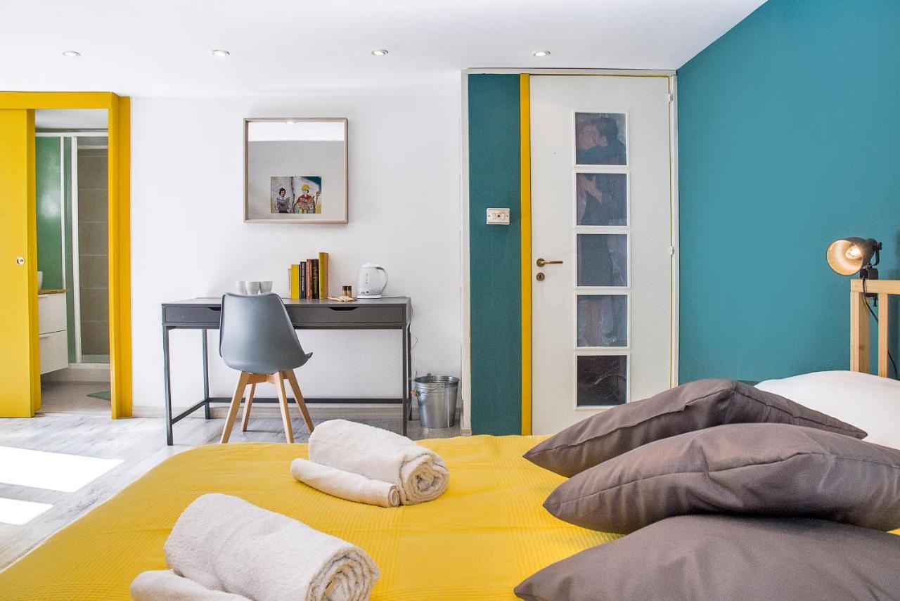 Studio Apartment